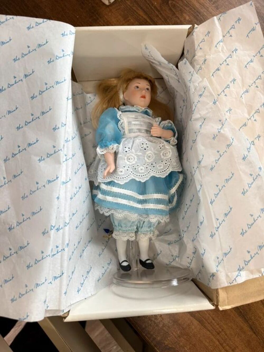 Danbury Mint Alice in Wonderland 11" Porcelain Storybook Doll Stand Box Tissue